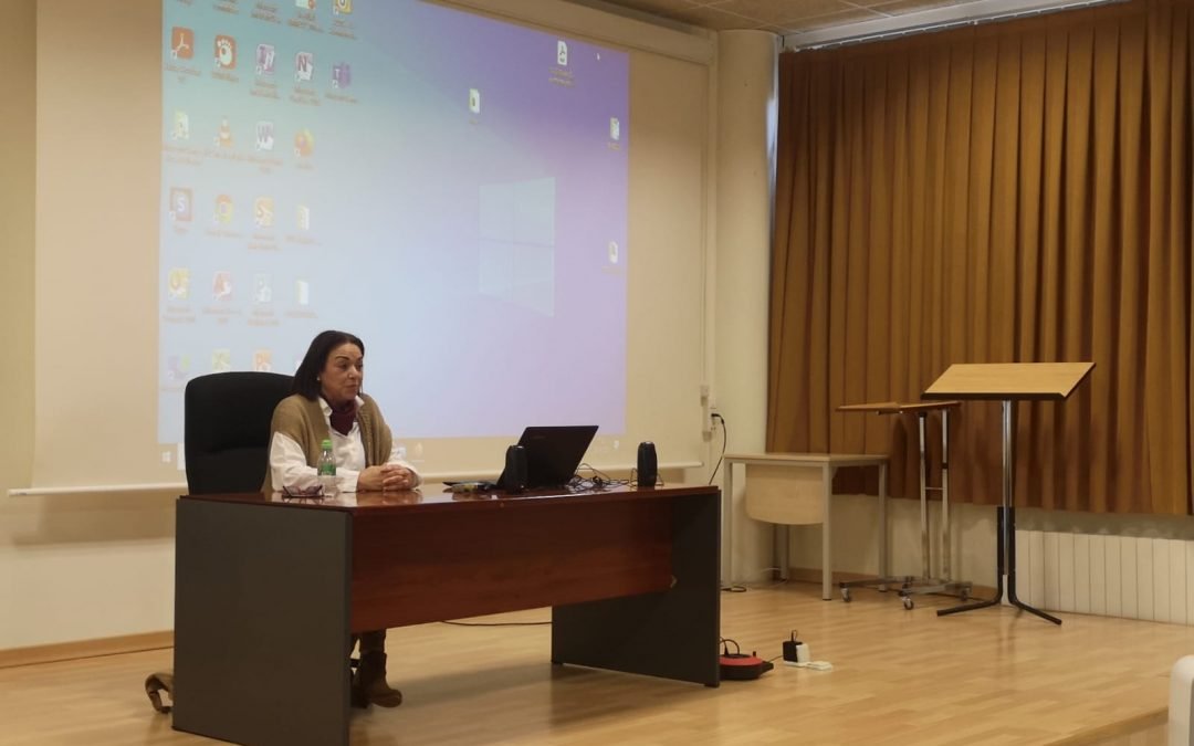 Presentación de la Asociación CMM a los universitarios de Oviedo