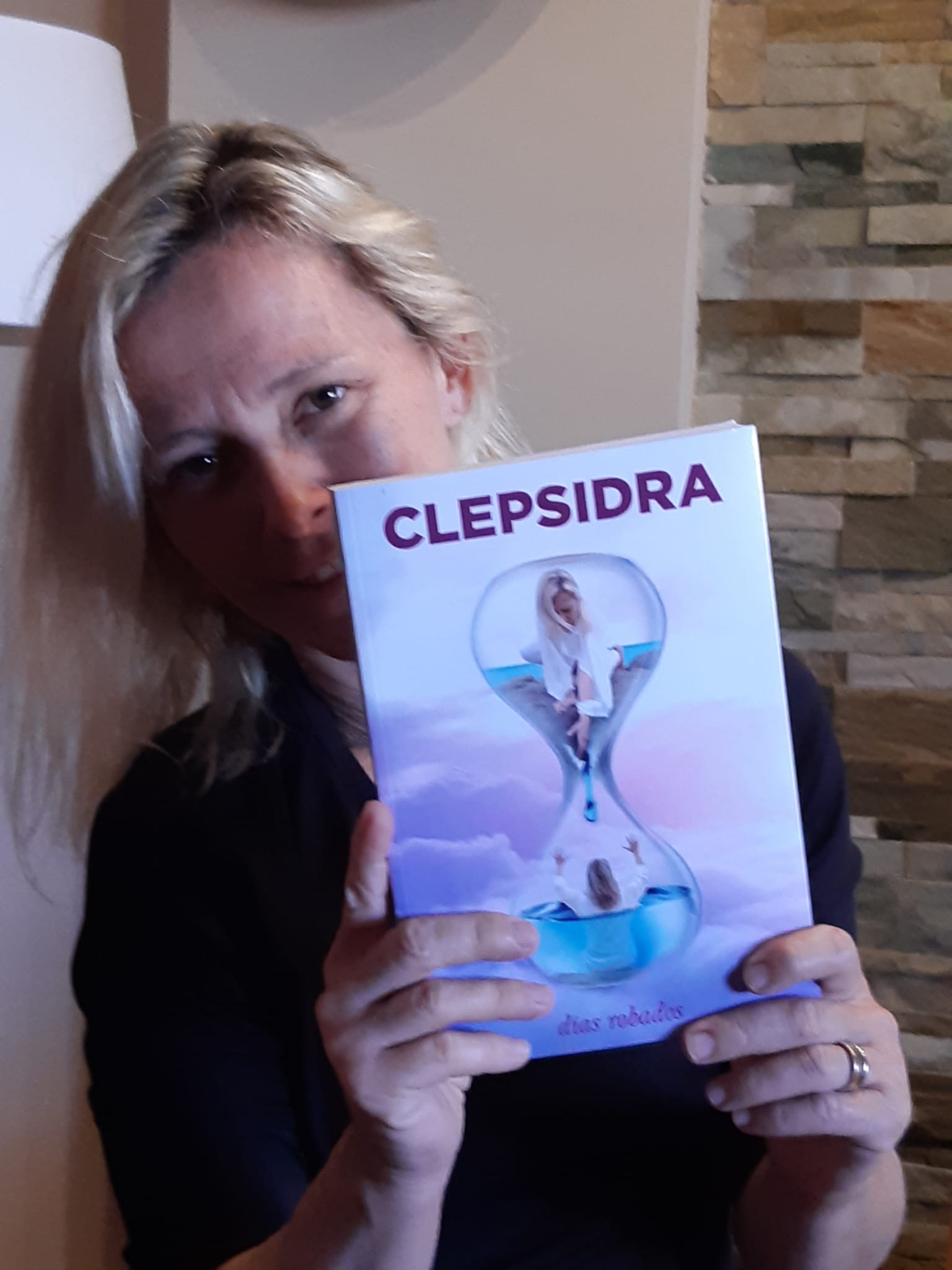 1652516587860 Clepsidra