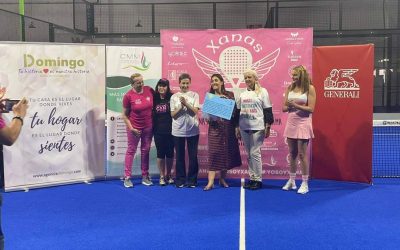 Padel femenino contra el cáncer de mama en Corvera