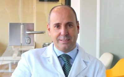 «Cada vez tratamos mejor el cáncer de mama pero peor a sus pacientes» (Javier Cortés)