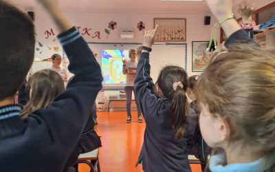 Jornada «Mujer y ciencia» en el Colegio Andrés de Urdaneta de Loiu (Bizkaia)