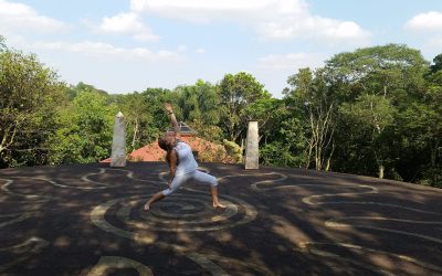 Maika Lares. Profesora de yoga para pacientes de la AECMM