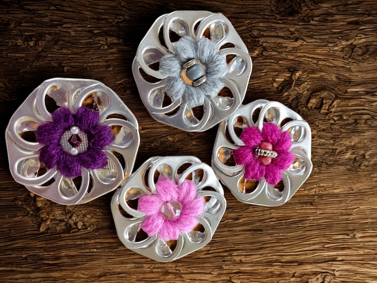 Fotografía Broches Artesanales Solidarios, Varios